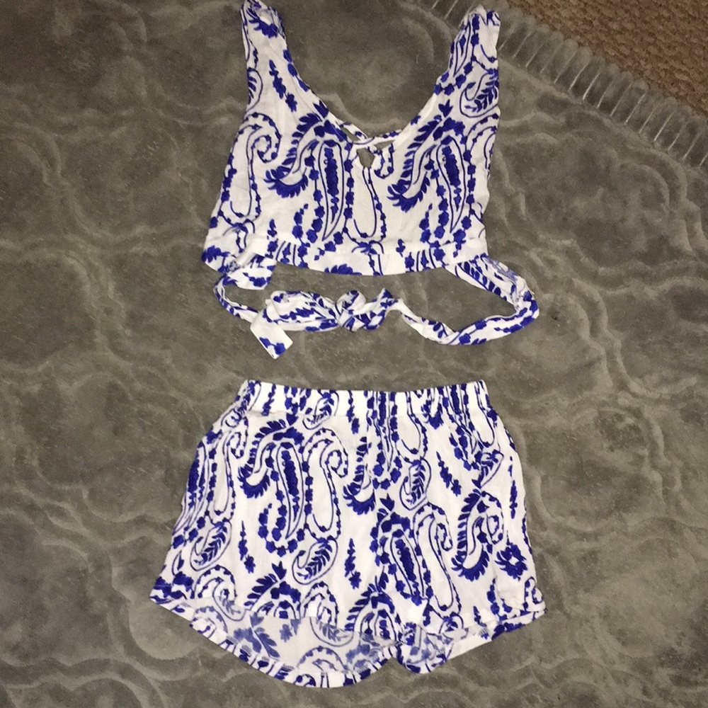 Cute 2 Zaful piece wrap crop top & shorts M